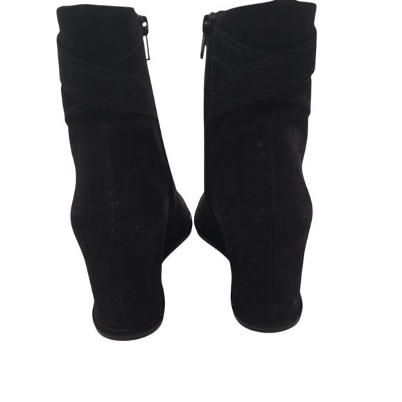 Stuart Weitzman Suede Wedge Ankle Boots Women's 8N Black Spain Minimalist Urban - Picture 8 of 10